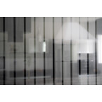 Película Decorativa Listra Prata 4,5cm Jateada e 1,0cm Transparente, Vertical. Privacidade, controle de UV e moderadamente de Luz Visível.